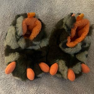 Animal slippers infant size 3